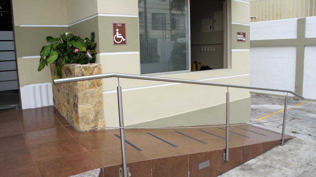 Urdesa Suites Hotel Гуаякуил Екстериор снимка